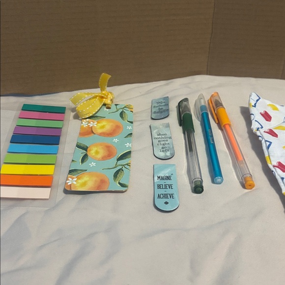 Bookish Bundle - Picture 5 of 5